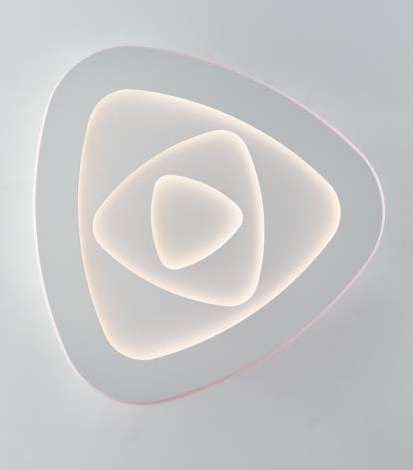 Plafoniera EMI con geometrie luminose